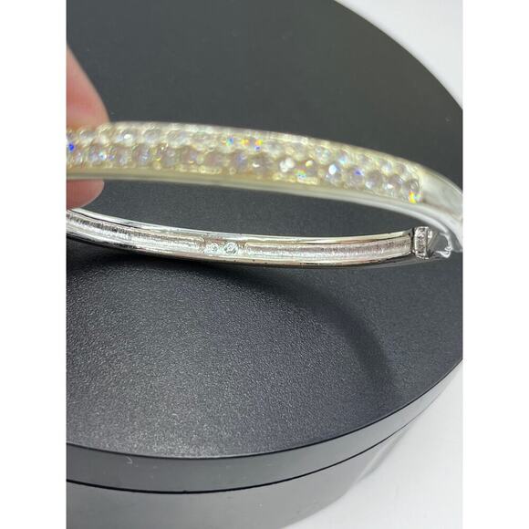 Swarovski Swan White Crystal
Bracelet Rhodium Hinged Clamper
Bangle Bracelet - Picture 2 of 12
